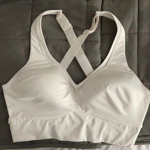 White athleta shorts bra